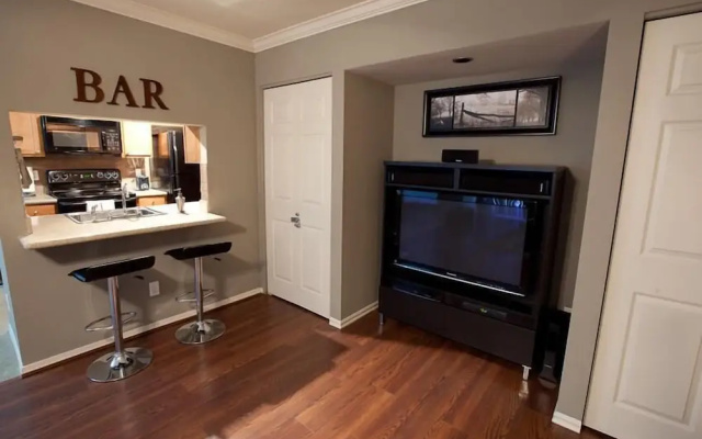 photo 5 of Hangout By Signature Vacation Rentals