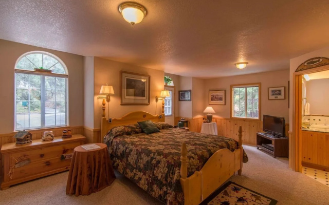 photo 2 of Hansing s Lair 4 Bedroom Holiday Home By Tahoe Truckee