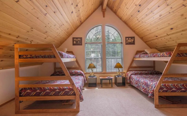 photo 3 of Hansing s Lair 4 Bedroom Holiday Home By Tahoe Truckee