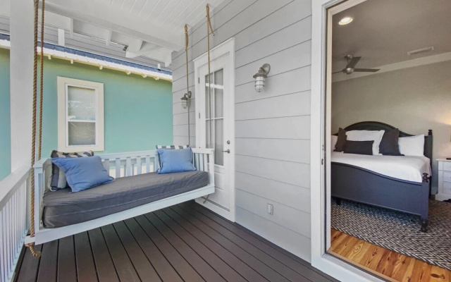 photo 5 of Happy House 4 Bedroom Home by Redawning