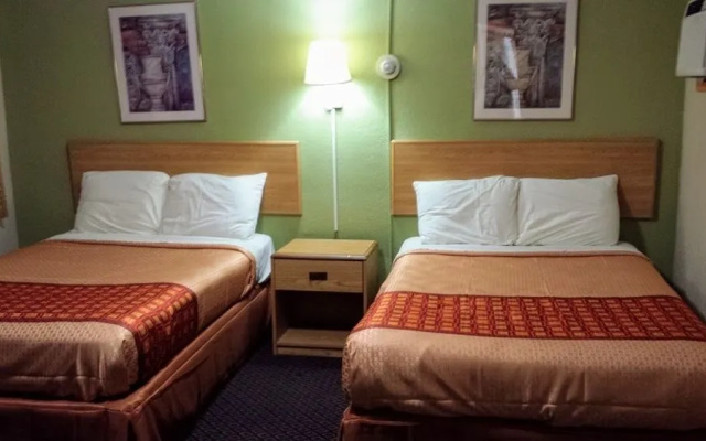 photo 4 of Happy Journey Motel