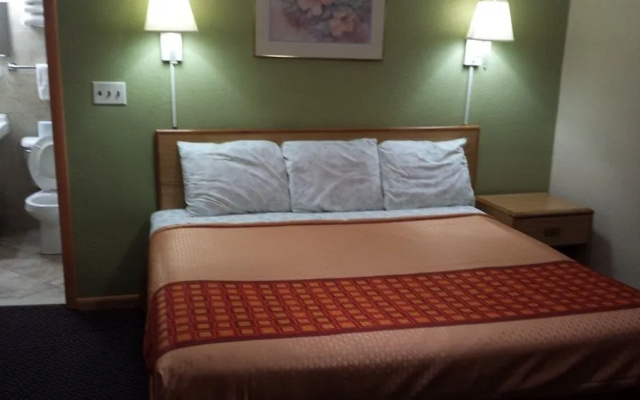 photo 5 of Happy Journey Motel