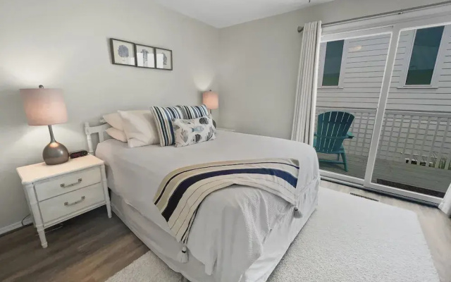photo 2 of Happy Oasis 2 Bedroom Condo by RedAwning