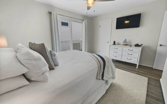 photo 4 of Happy Oasis 2 Bedroom Condo by RedAwning