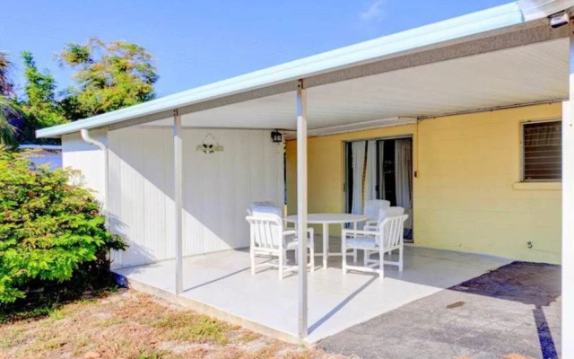 photo 3 of Harbor 606 Venice Island 2 Br home by RedAwning