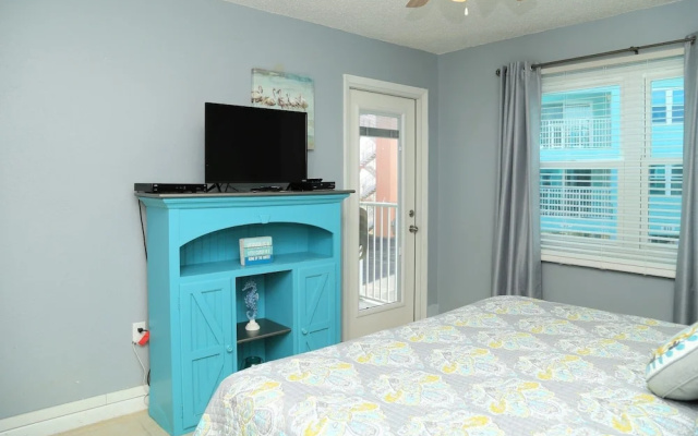 photo 2 of Harbor House B17 2 Bedrooms 2 Bathrooms Condo