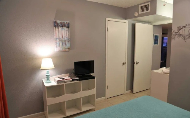 photo 3 of Harbor House B17 2 Bedrooms 2 Bathrooms Condo