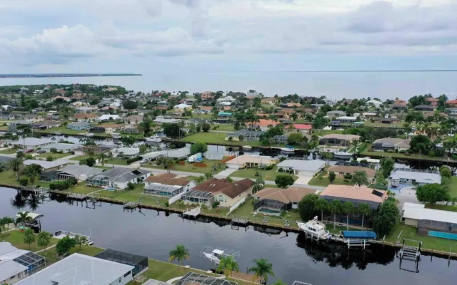 photo 4 of Harbor House, Luxury Waterfront-3BR w Private Dock