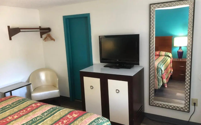 photo 4 of Harbor Inn