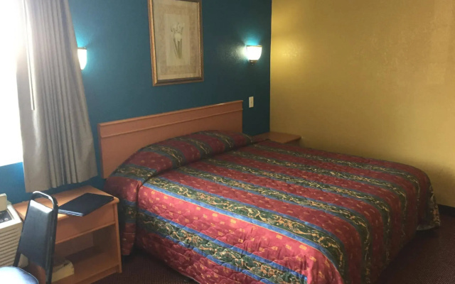 photo 2 of Harbor Inn