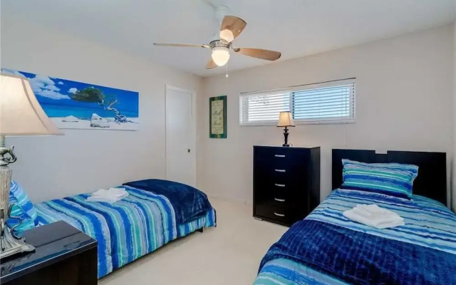 photo 4 of Harbor Light Towers 803 - Two Bedroom Condo