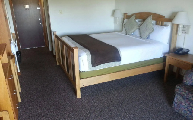 photo 5 of Harbor Lite Lodge