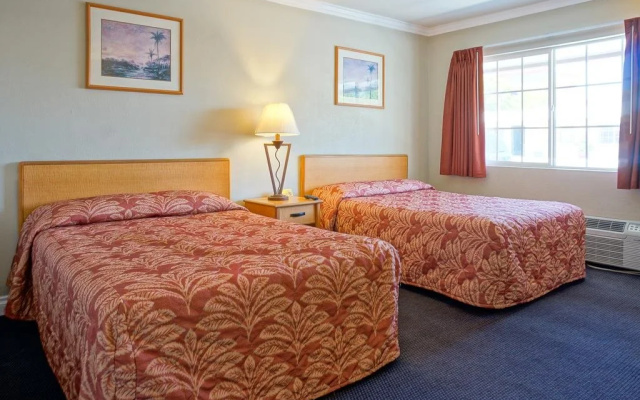 photo 2 of Harbor Motel