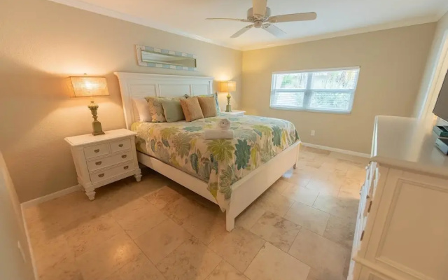 photo 4 of Harbor Side Apartment 5