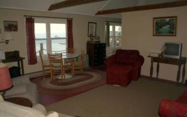 photo 3 of Harborside Cottage - One Bedroom Home