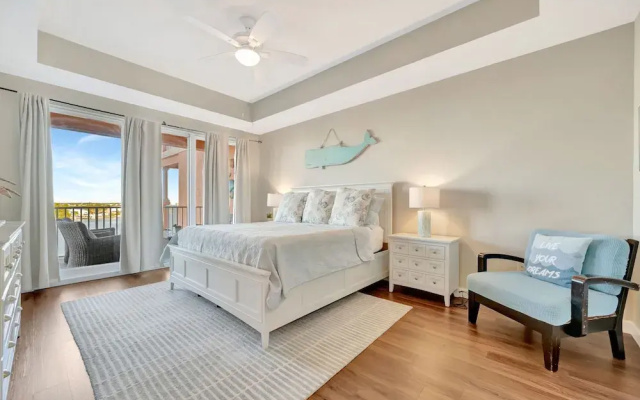 photo 2 of Harborview Grande Condominium