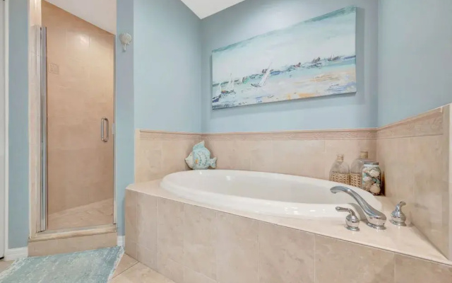 photo 5 of Harborview Grande Condominium