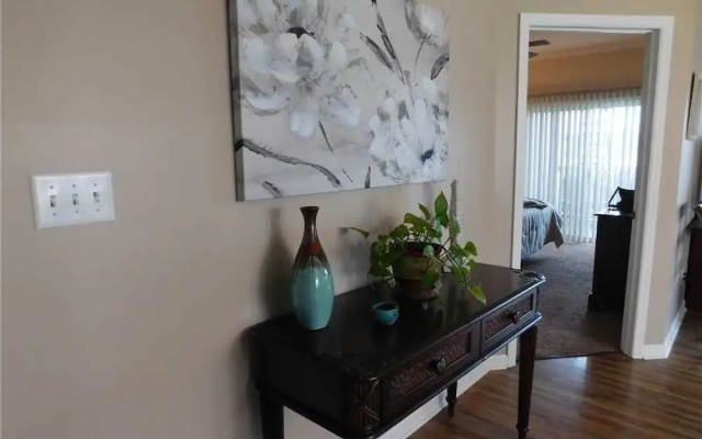 photo 2 of Harbourfront S #a6 2 Bedroom Condo