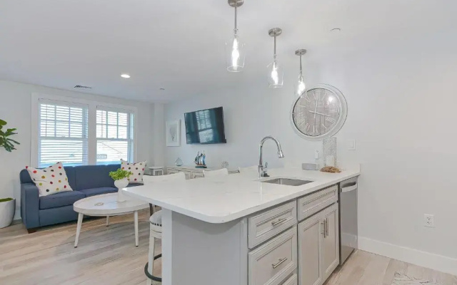 photo 2 of Harbourtown Suites
