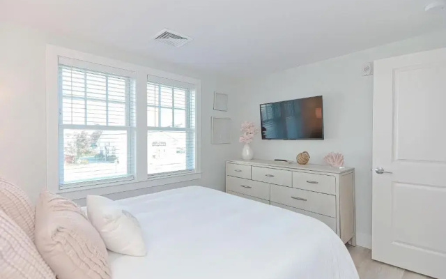 photo 3 of Harbourtown Suites