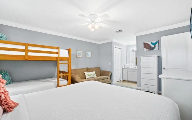 photo 3 of Harbur Arms by Panhandle Getaways
