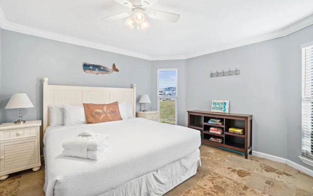 photo 4 of Harbur Arms by Panhandle Getaways