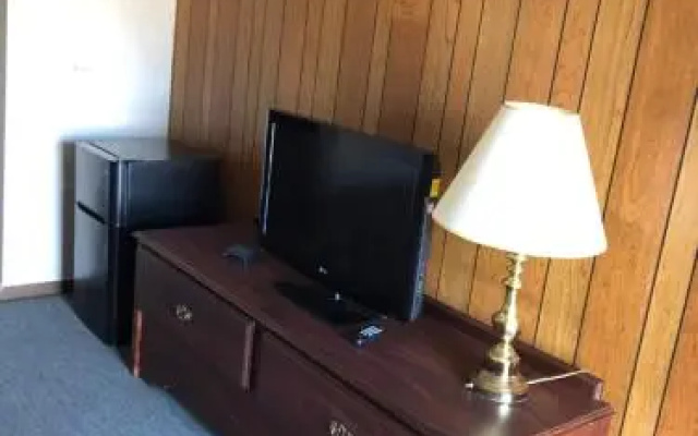 photo 4 of Harcourt Motel