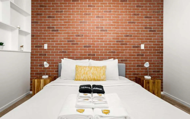 photo 2 of Harkness Apartment