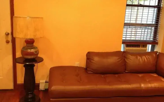 photo 2 of Harlem Parlour