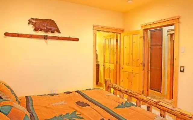 photo 3 of Harlin Haus at Cascade Crest Condos