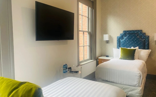 photo 3 of Harlow Hotel