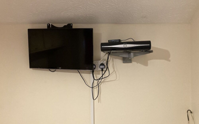 photo 3 of Harman Suite