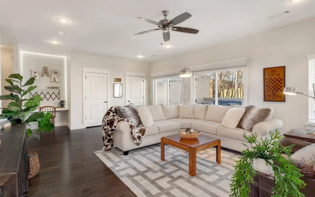 photo 2 of Harribo Townhome - Walk Everywhere - Downtown Fay