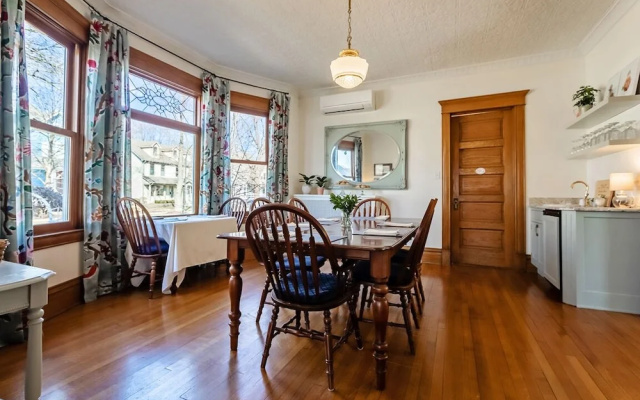 photo 2 of Harrison House Bed & Breakfast