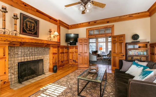 photo 2 of Hart House- A Luxurious Asheville Vacation Country ! 6 Bedroom Home