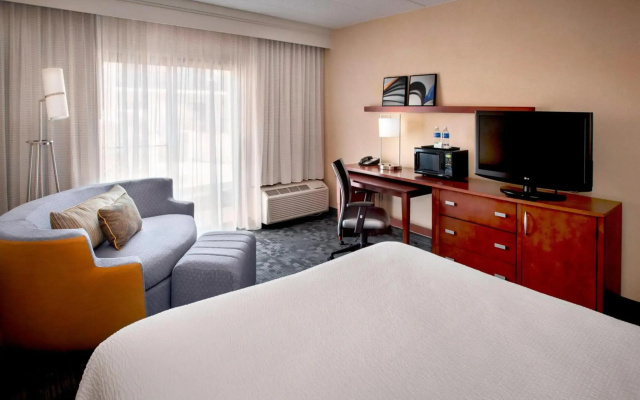 photo 3 of Courtyard By Marriott Hartford/Windsor Airport