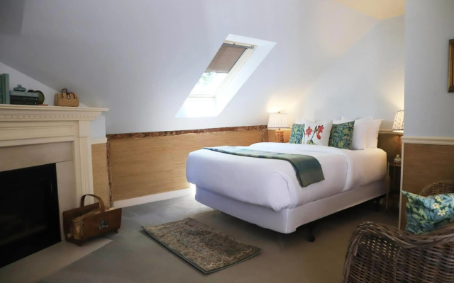 photo 4 of Hartstone Inn