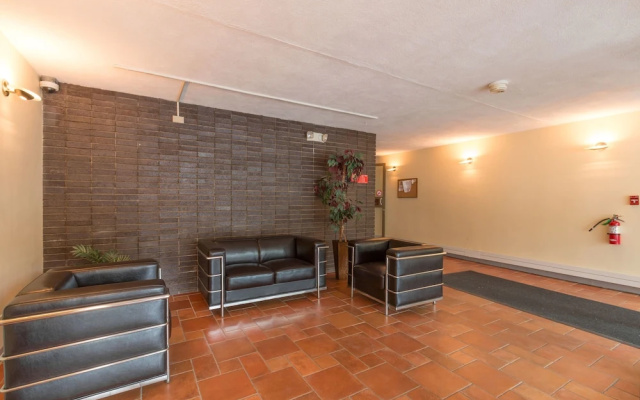 photo 2 of Harvard Square Apartments by Next Star