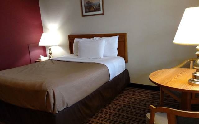 photo 5 of Harvest Drive Family Inn