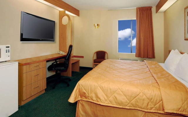 photo 2 of Hathaway Inn