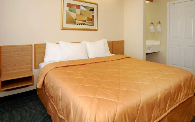 photo 4 of Hathaway Inn