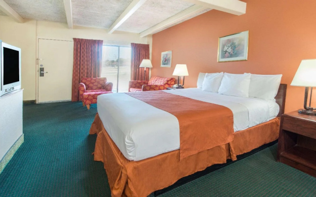 photo 3 of Haven Hotel St. Louis North