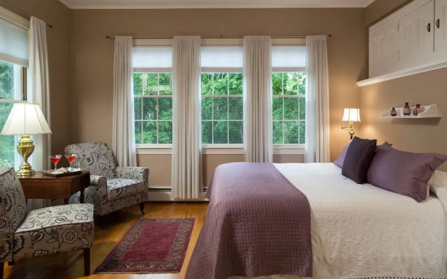 photo 5 of Hawthorn Inn
