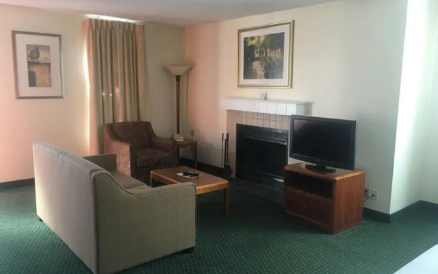 photo 4 of Hawthorn Suites By Wyndham Akron/ Fairlawn