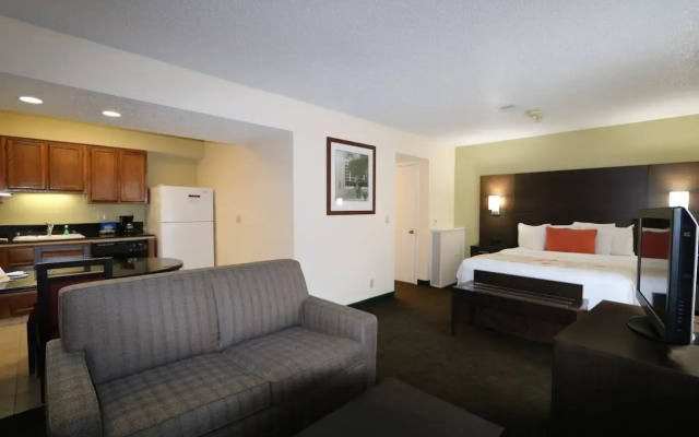 photo 5 of FairBridge Inn & Suites - Akron Copley Township - West