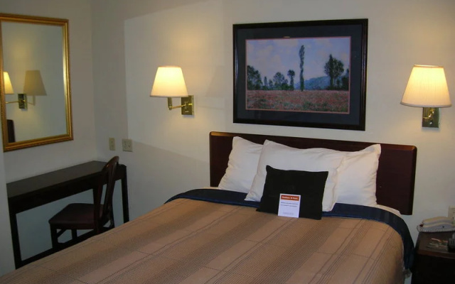 photo 5 of Hawthorn Suites by Wyndham Chicago Hoffman Estates