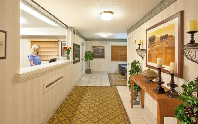 photo 2 of Hawthorn Suites by Wyndham Chicago Schaumburg