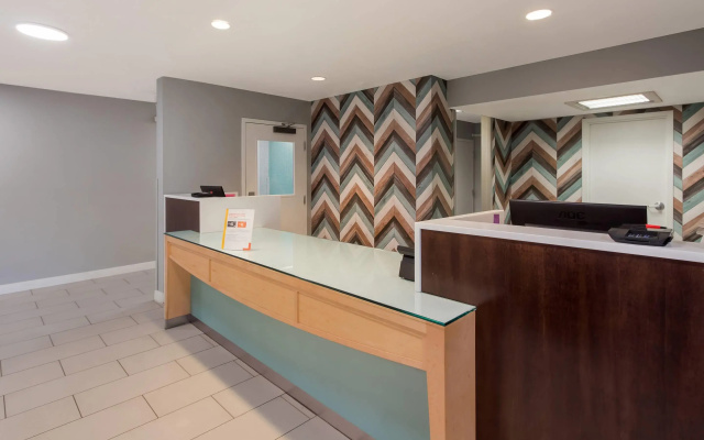 photo 2 of MainStay Suites Denver Tech Center