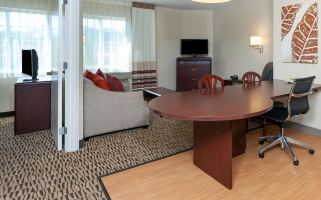 photo 5 of MainStay Suites Detroit Farmington Hills