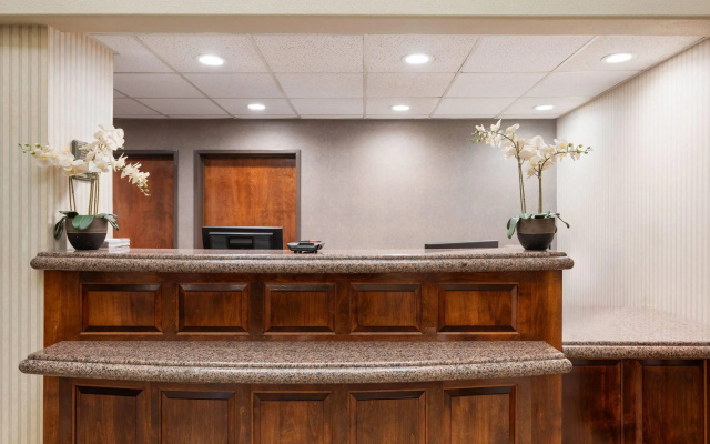 photo 2 of Hawthorn Suites by Wyndham Napa Valley